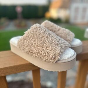 Dearfoams Cozy Comfort Women's Platform Terry Slide Slipper - Tan Large 9/10 New